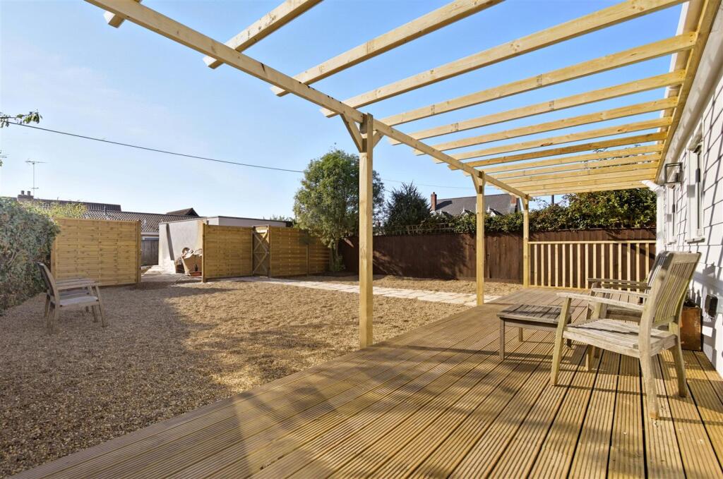 19 Halesworth Road 22.jpg