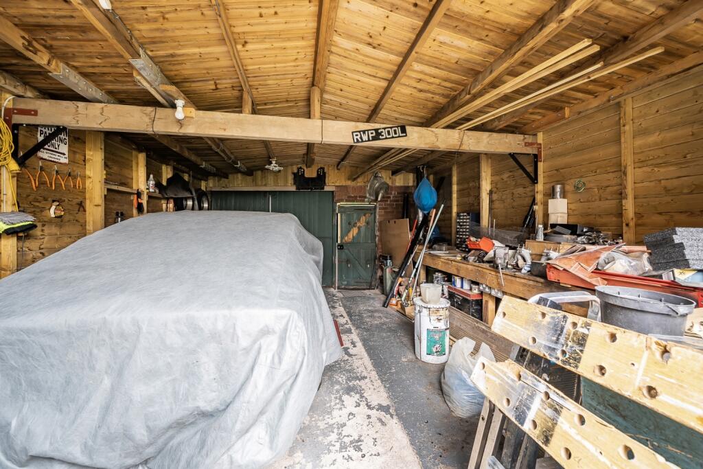 1327489-6-6882052e53fcf