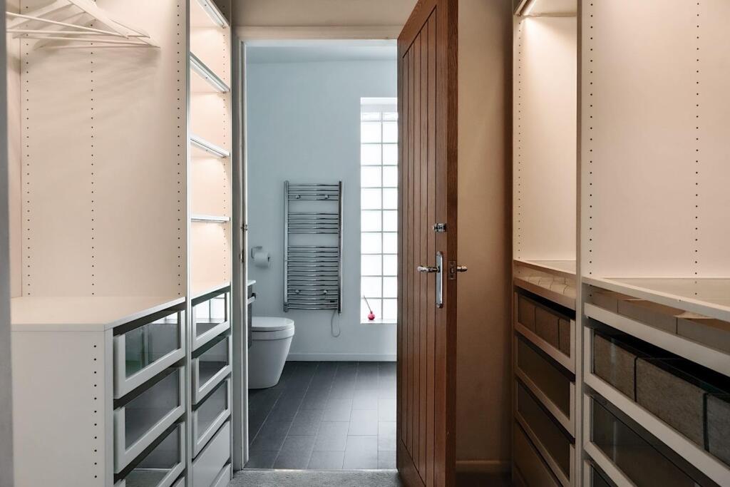 Principle Dressing Area.jpg