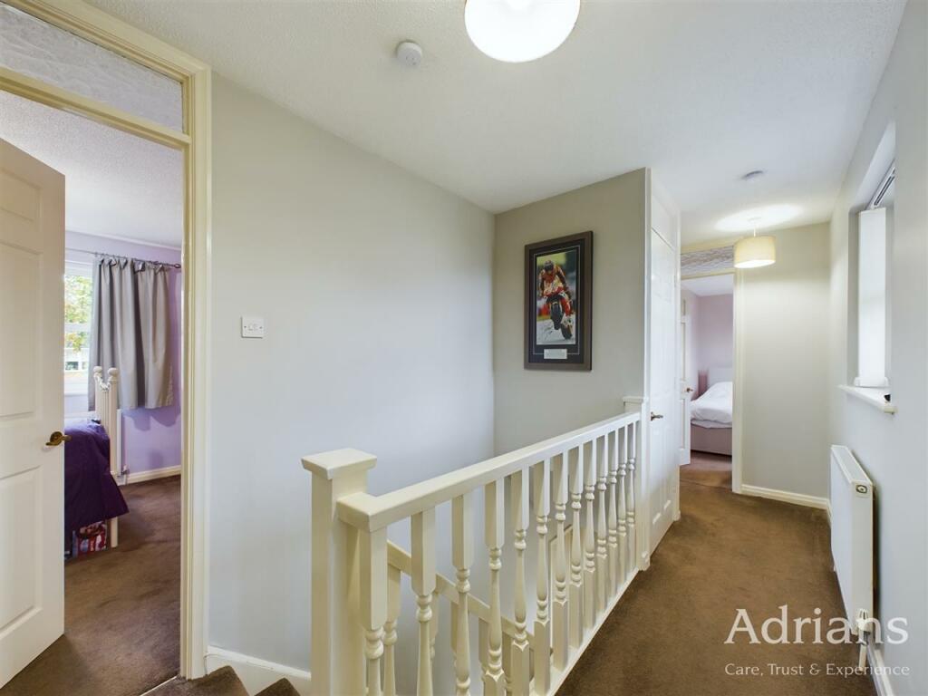 FIRST FLOOR LANDING