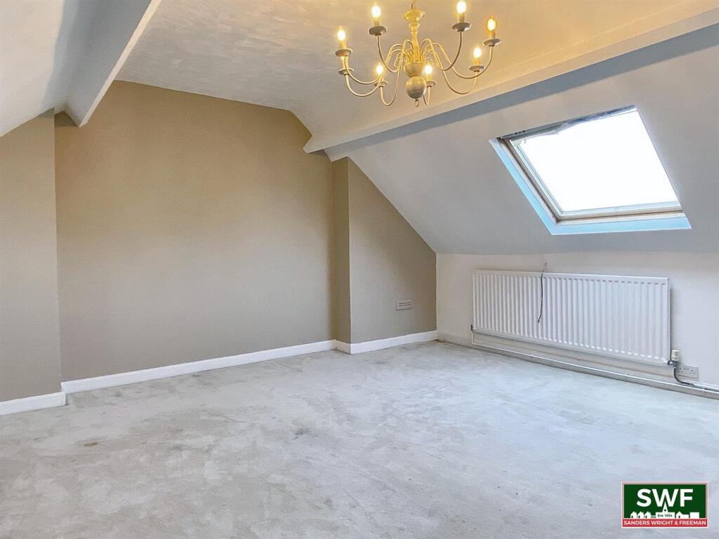 Loft room1.jpg