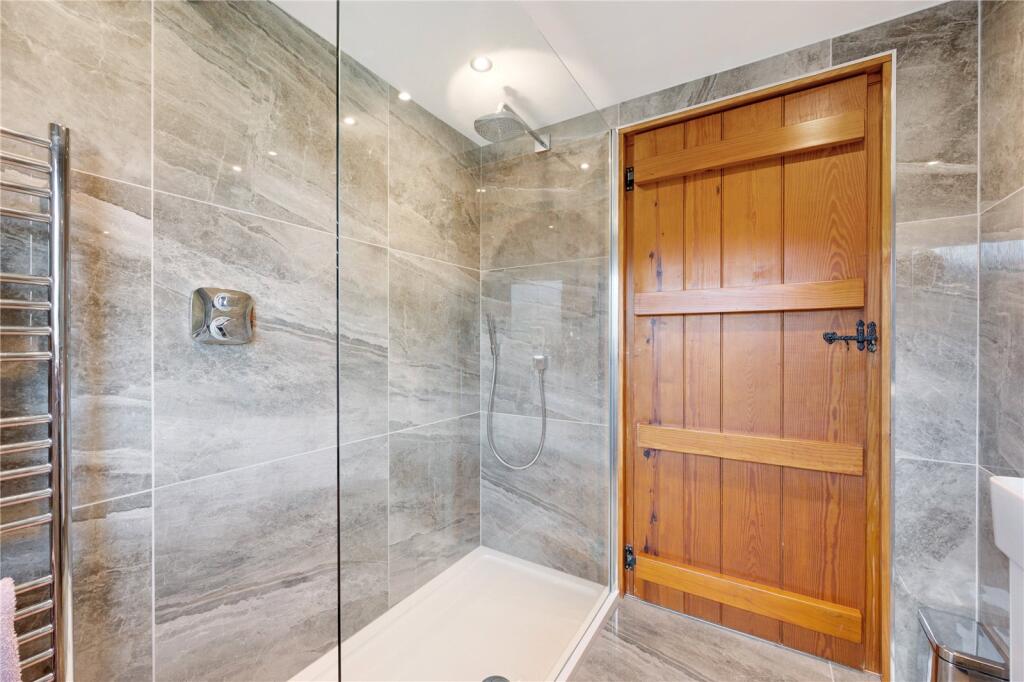 Family Shower Room