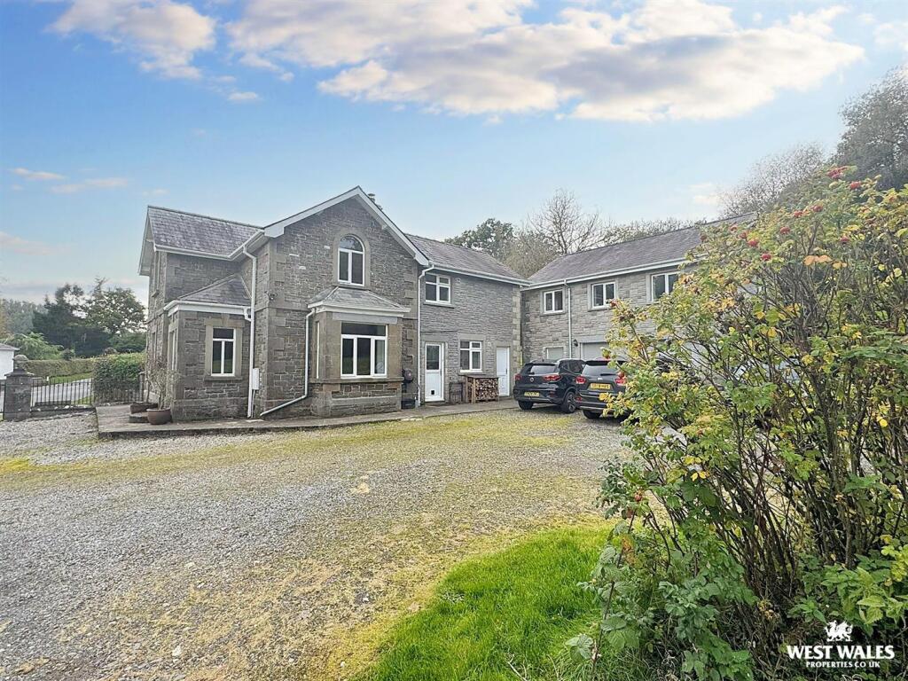 WhatsApp Image 20251001 at 144538.jpg