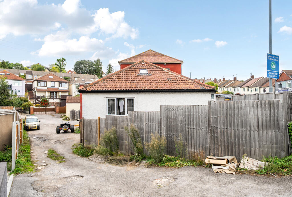 1358720-2-68e50cb...