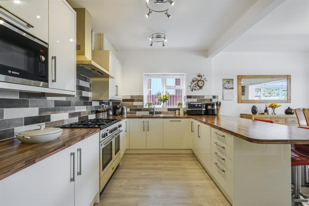 Living/Dining Ktichen