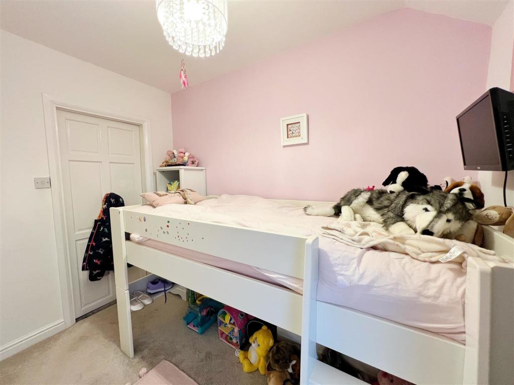 Bedroom 3 pic 1.jpg