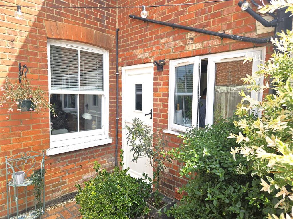 Stable Door from Kitchen.jpg