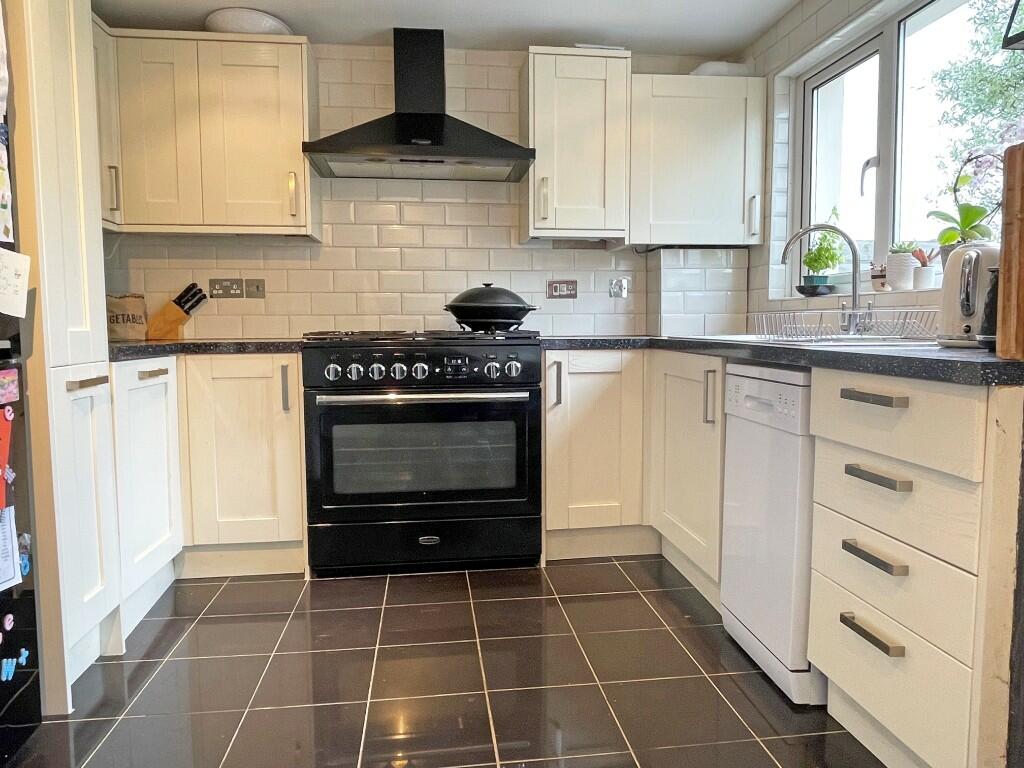 Kit/Breakfast Room
