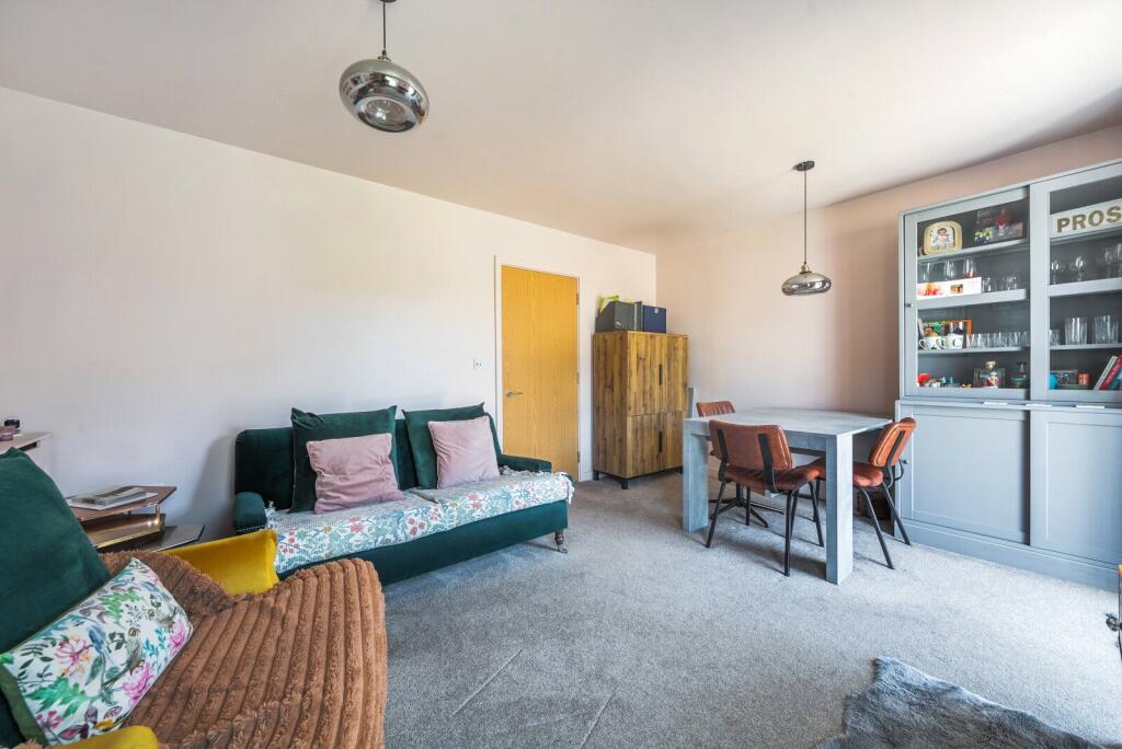 Sitting/Dining Room