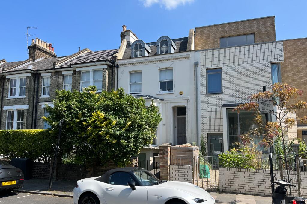 19 Sparsholt Road, Finsbury Park, London N19 4EL