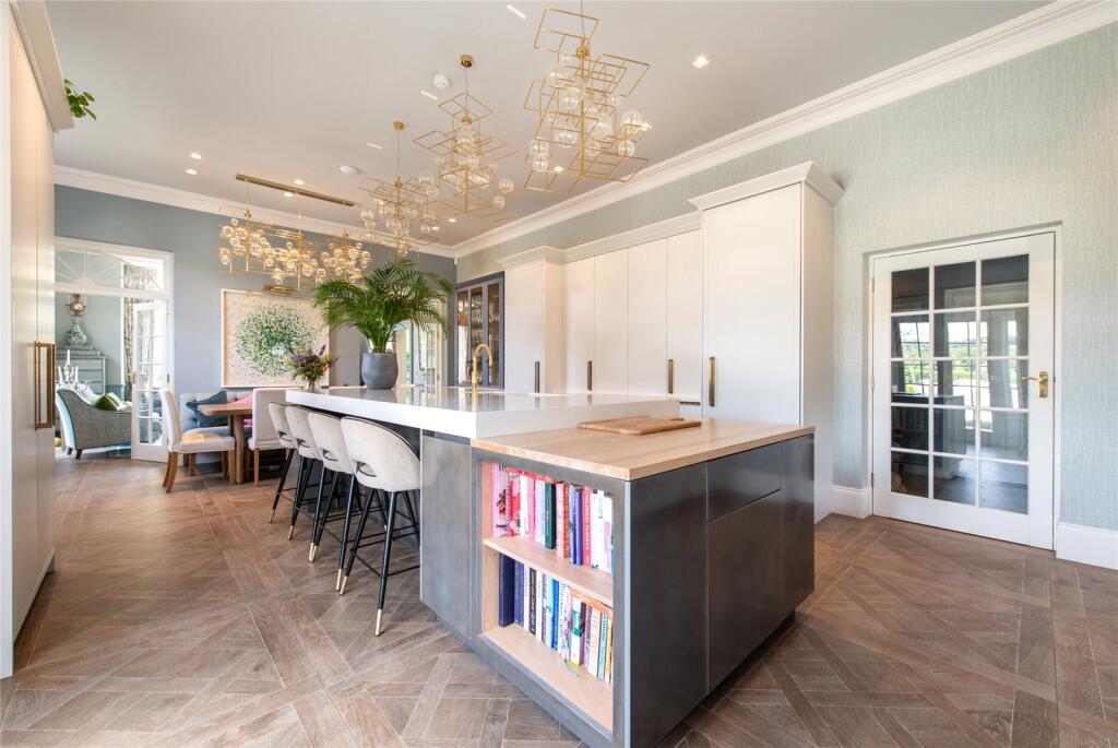 Kitchen/Breakfast Rm