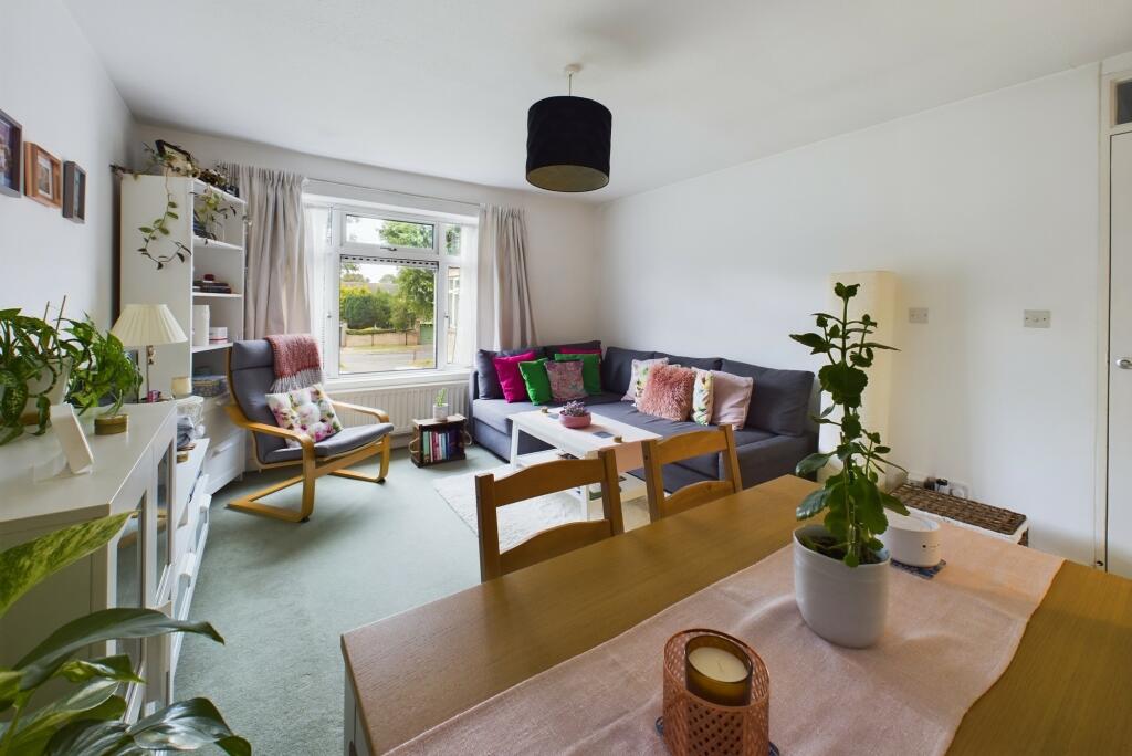 CAM02545G0-PR0221-STILL006