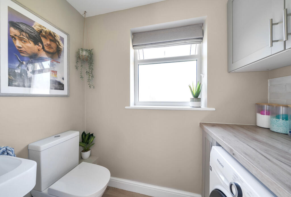 1318077-23-686280...