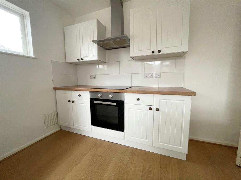 Kitchen 1.jpg