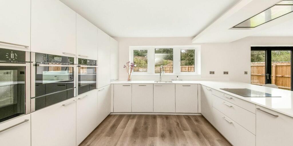 KITCHEN NEW.jpg