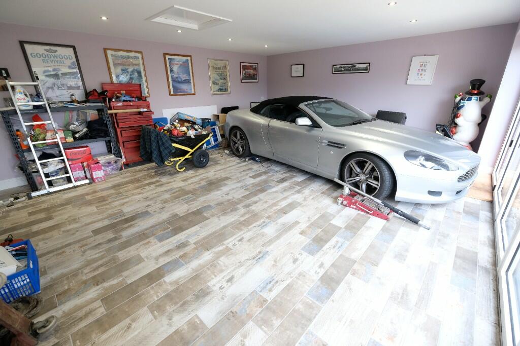 GARAGE