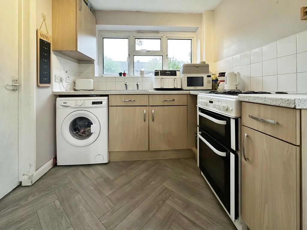 136e6bd8-Cropston...