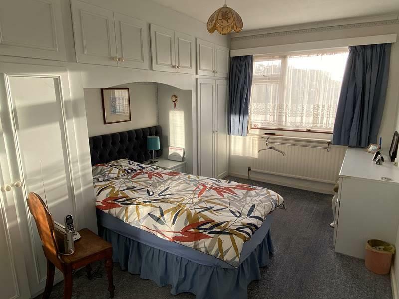 bed2.jpg