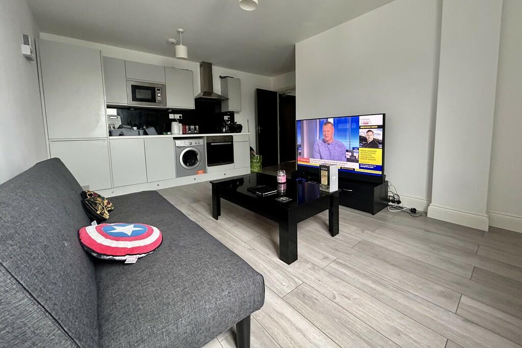 Living/Kitchen Ar...