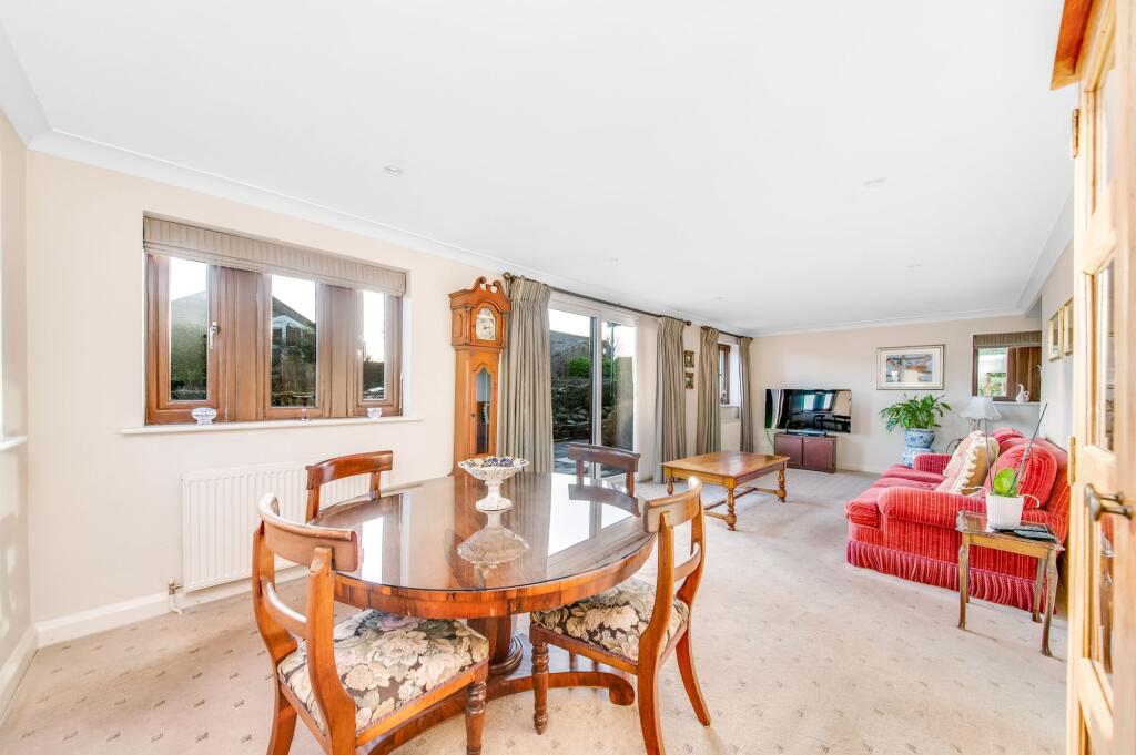 LIVING / DINING