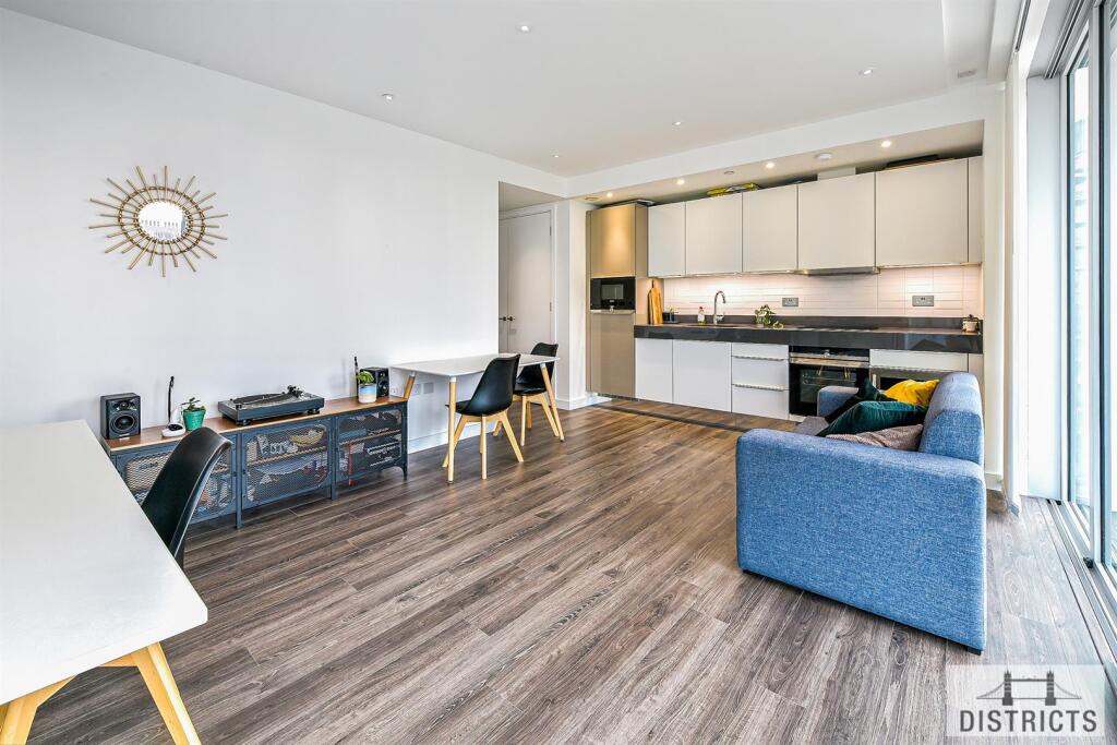 Kingwood House, 1 Chaucer Gardens  (7).jpg