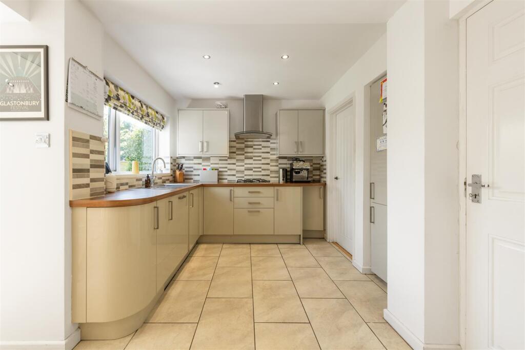 472 Lode Lane, Solihull, B92 8NX_9.jpg