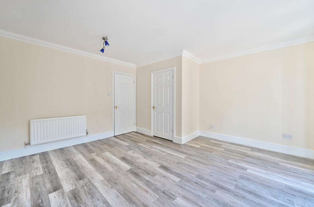Sitting/Dining Room