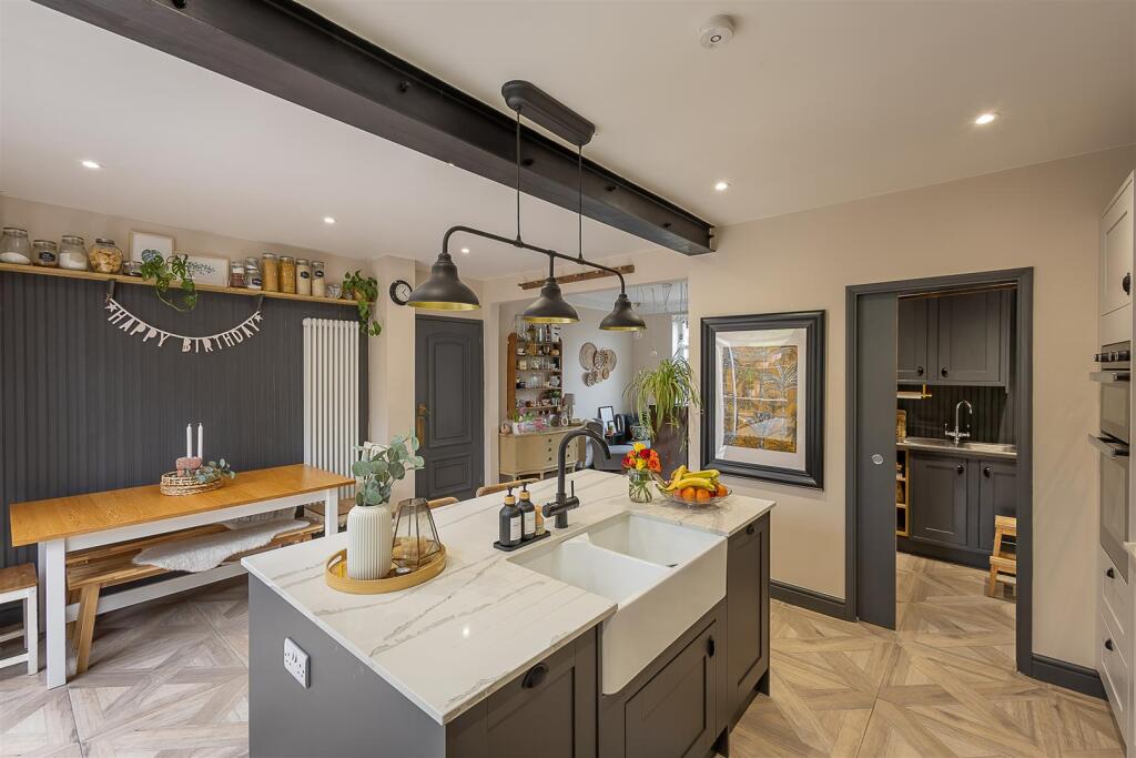 Kitchen/Diner &amp; Family Room