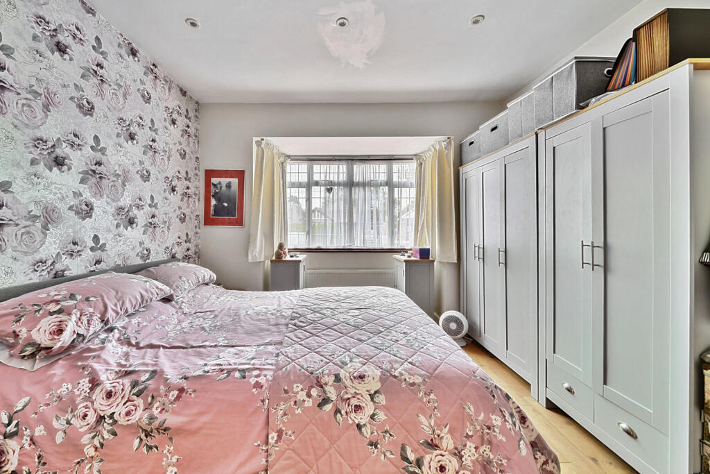 16-6819db7f9c718-...