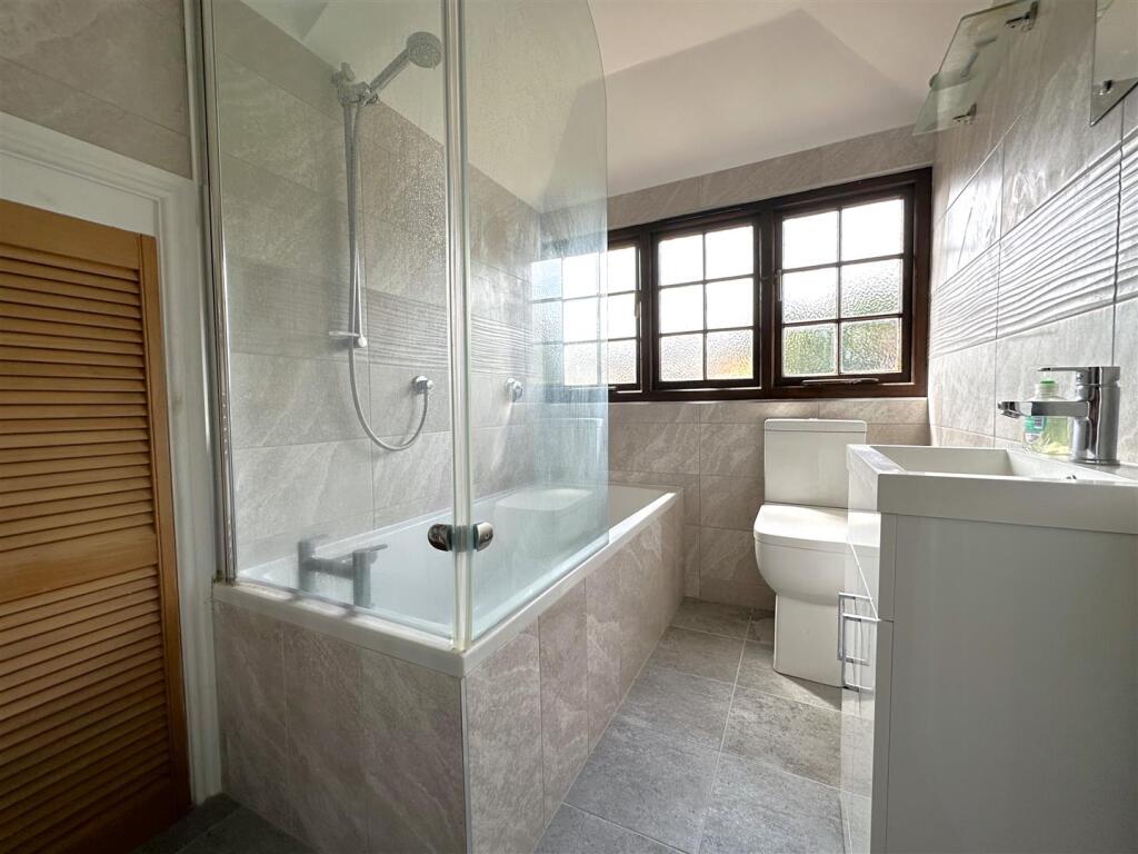 Modern Bathroom 434