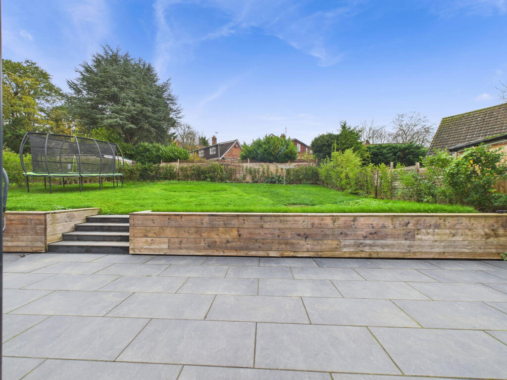 CAM01984G0-PR0530-STILL007