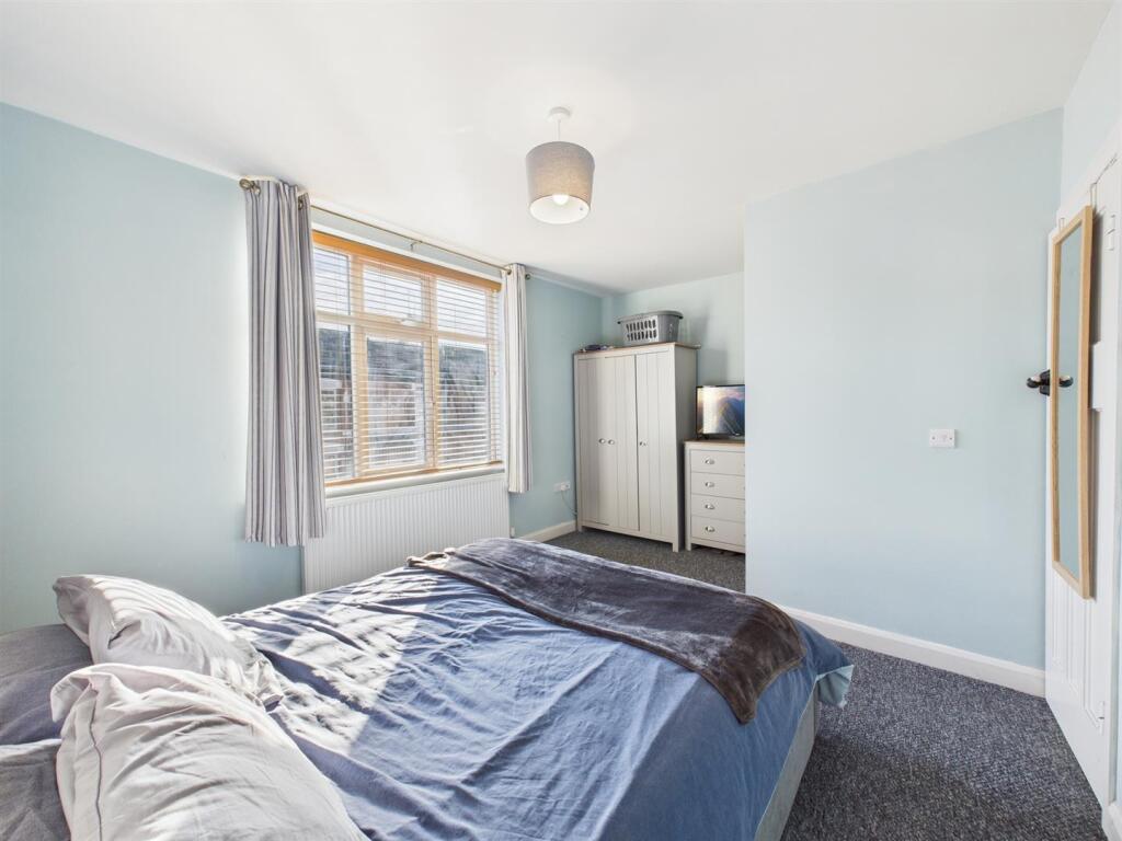 Bedroom:
