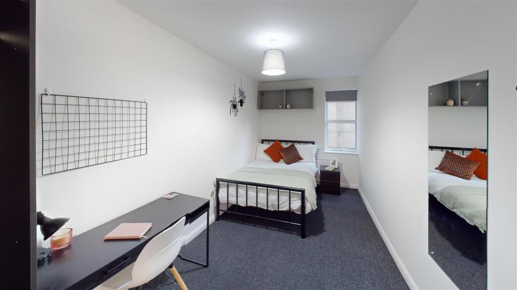 9-Piccadilly-Place-Bedroom-4 1.jpg