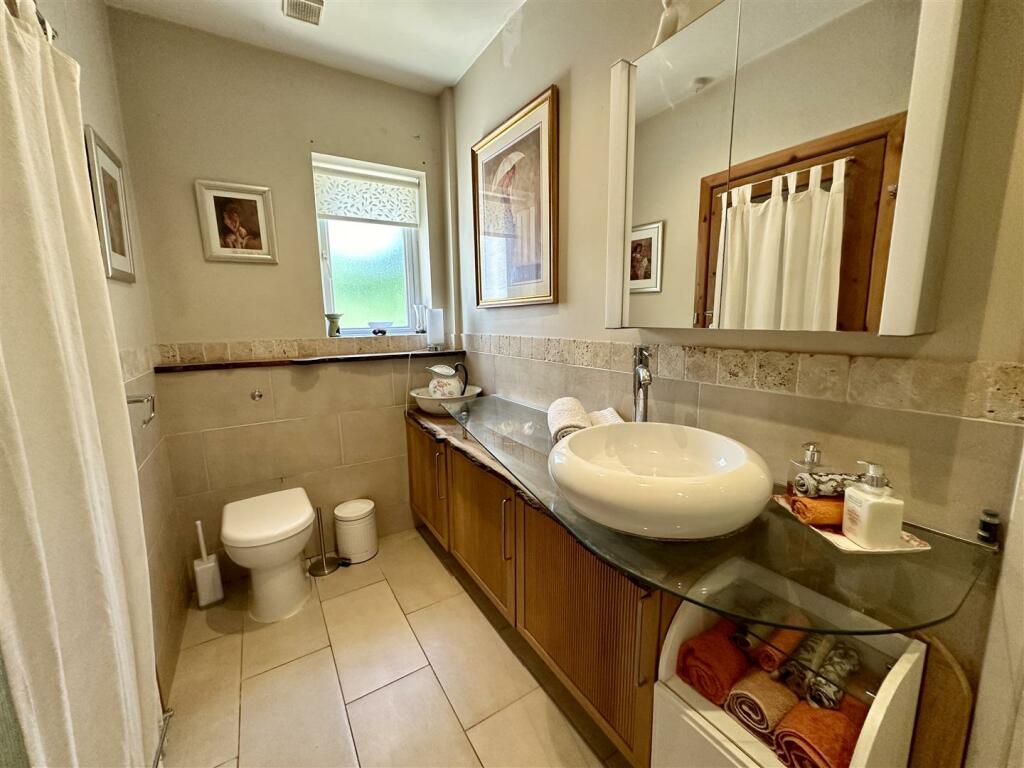 D/S Shower room