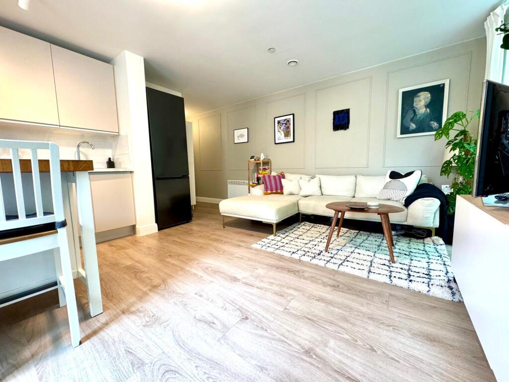 Kitchen / Living Room 6