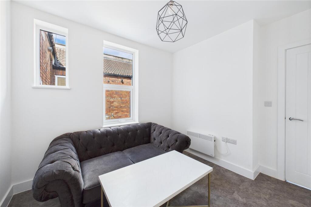 Flats 1 &amp; 2, 379 Bath Road, Arnos Vale, Bristol BS