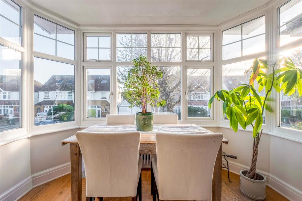 48 Braemore Road_8.jpg