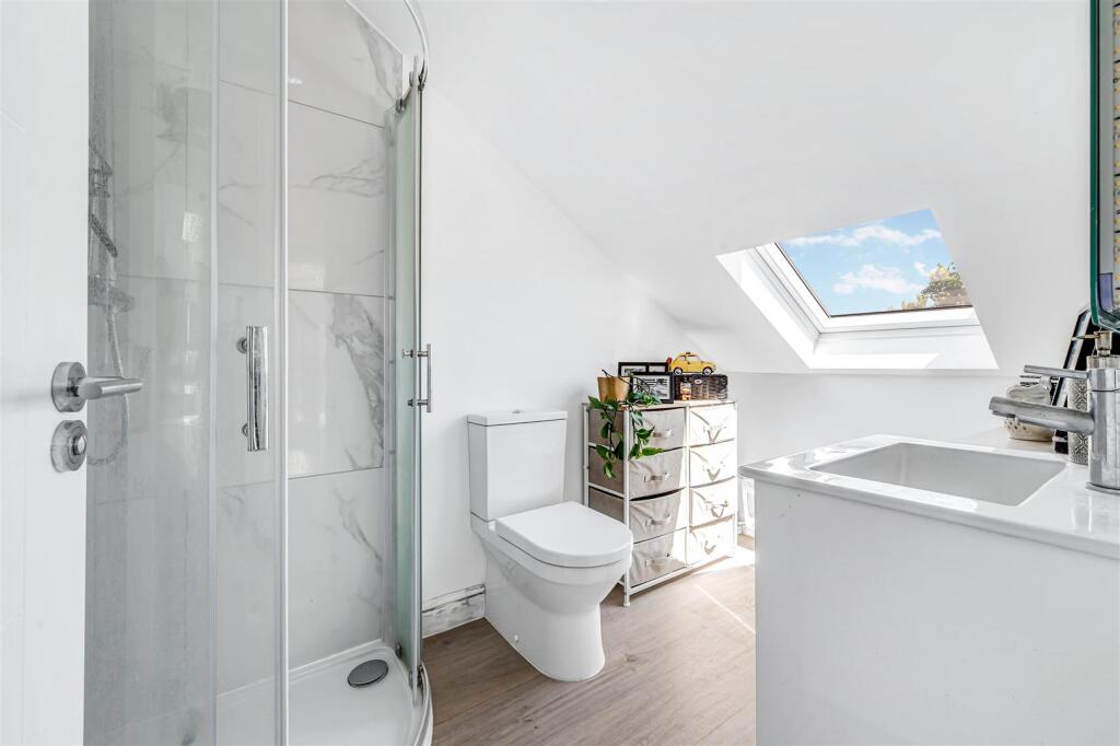 Flat 3 - 1a Spencer Road-9.jpg