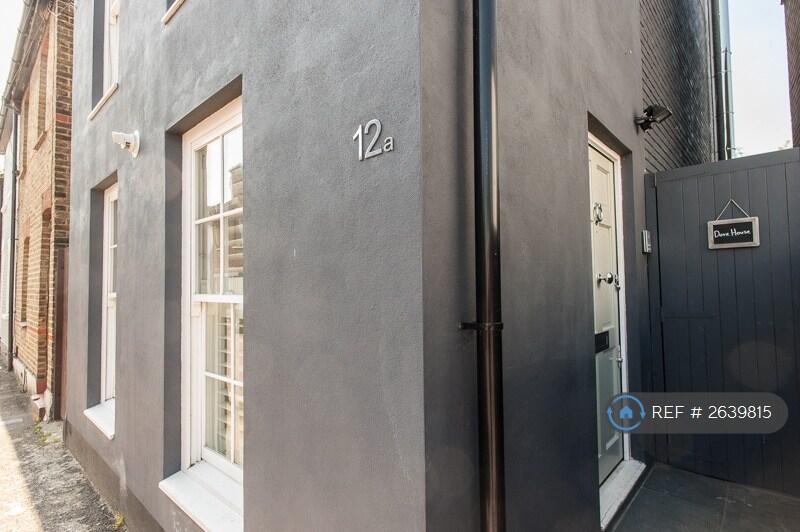 Entrance And Side Return Access