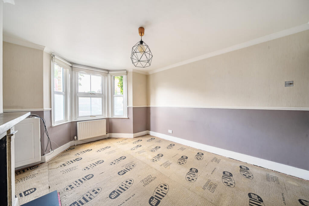 1303192-14-6842d7...