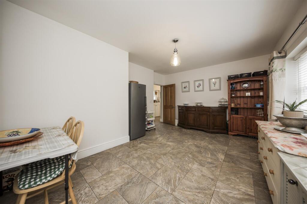 Linking Reception Room / Bedroom