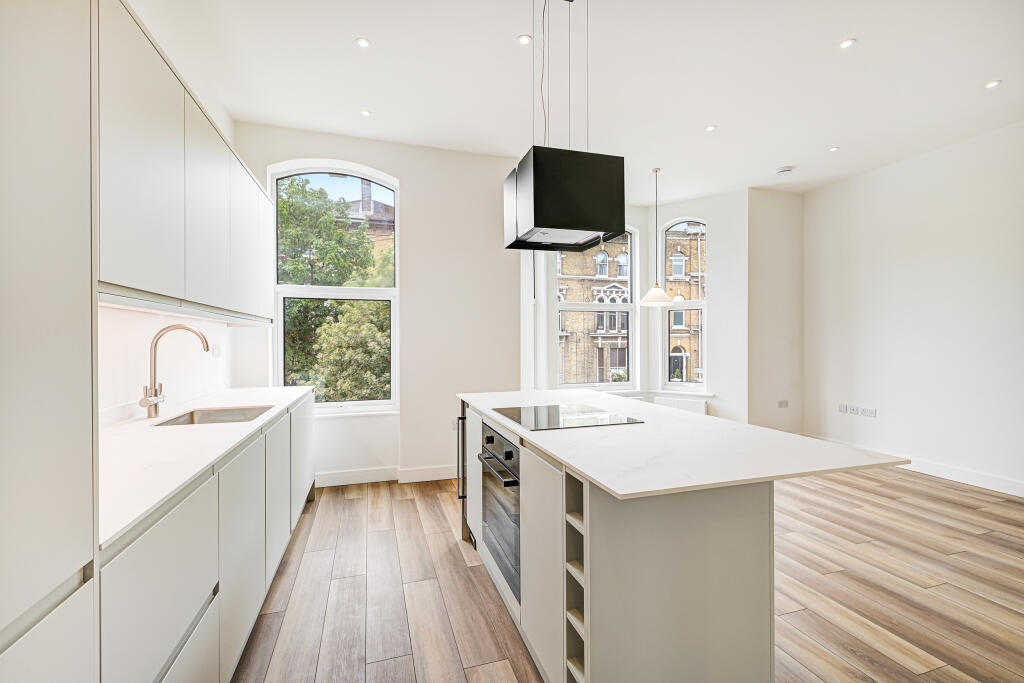 Kitchen / Reception