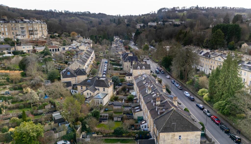 11 Prior Park Road-4.jpg