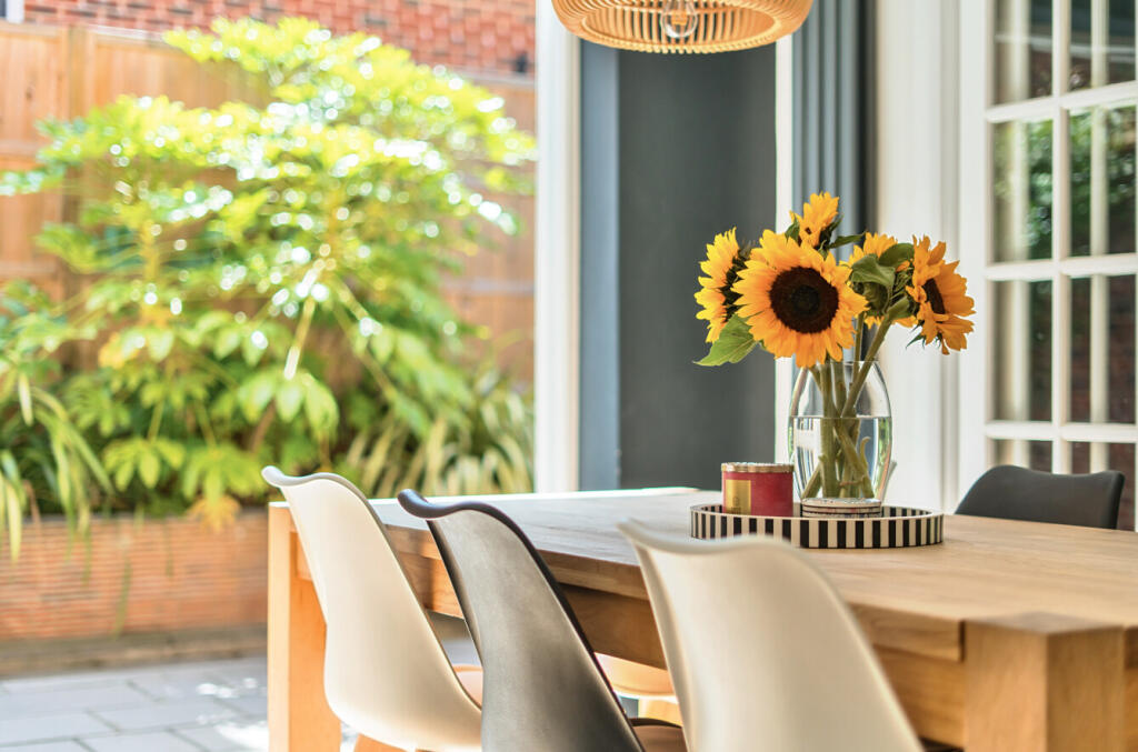 1315534-7-685e7a7...