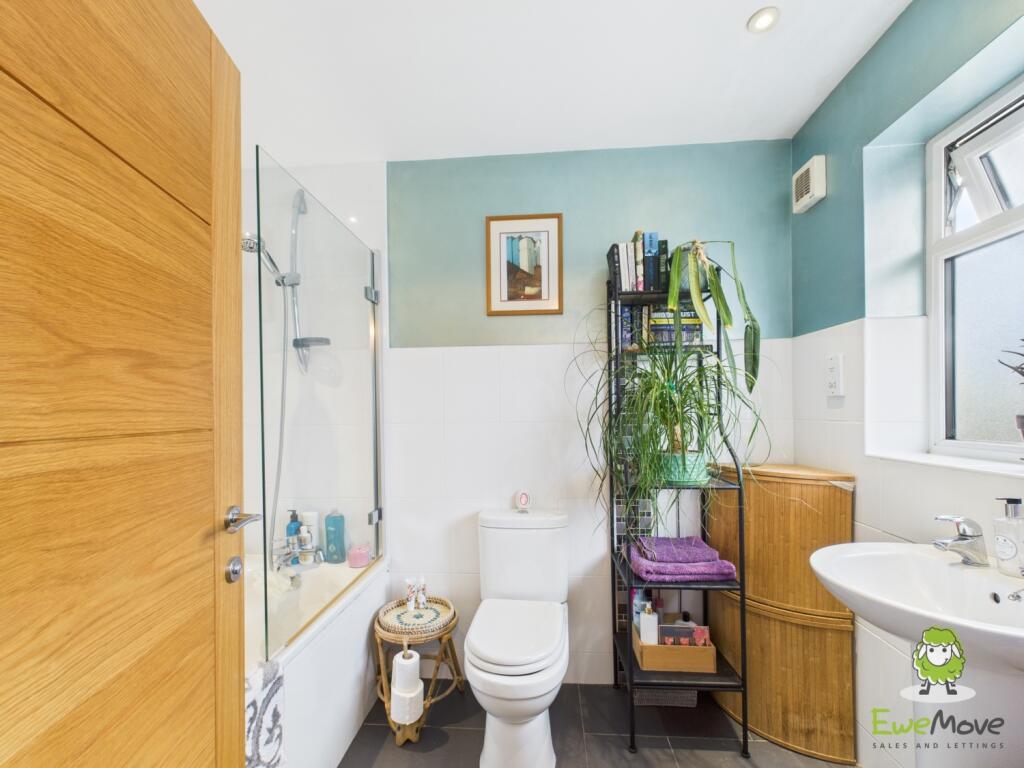 EweMove Estate Agents Basingstoke - Lavender Road 