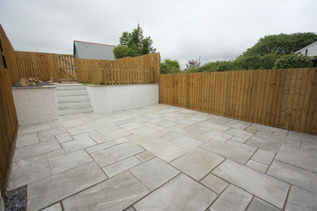 3 Lower Barn Court Garden
