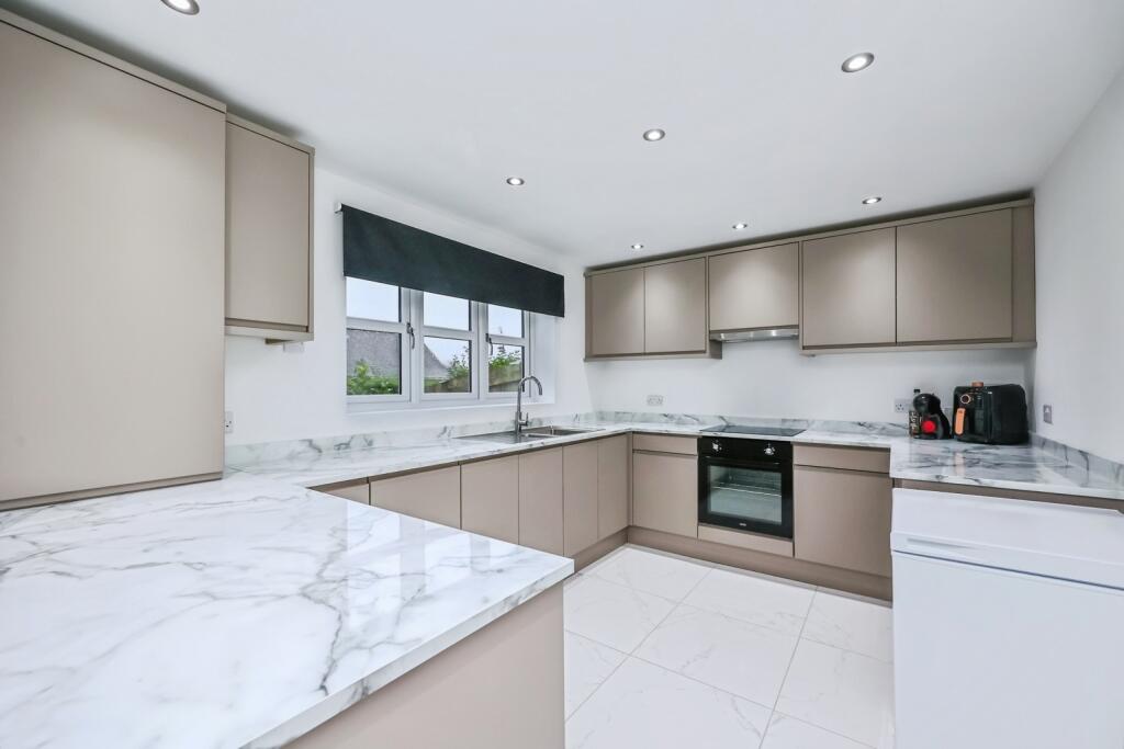 Fitted Kitchen
