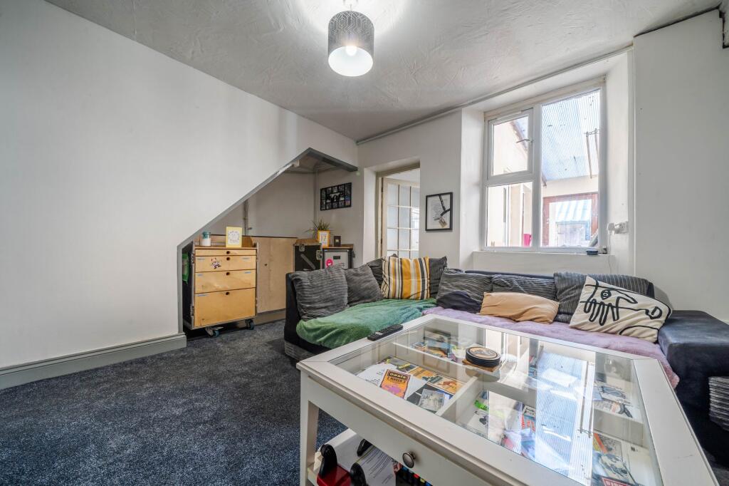 SITTING ROOM