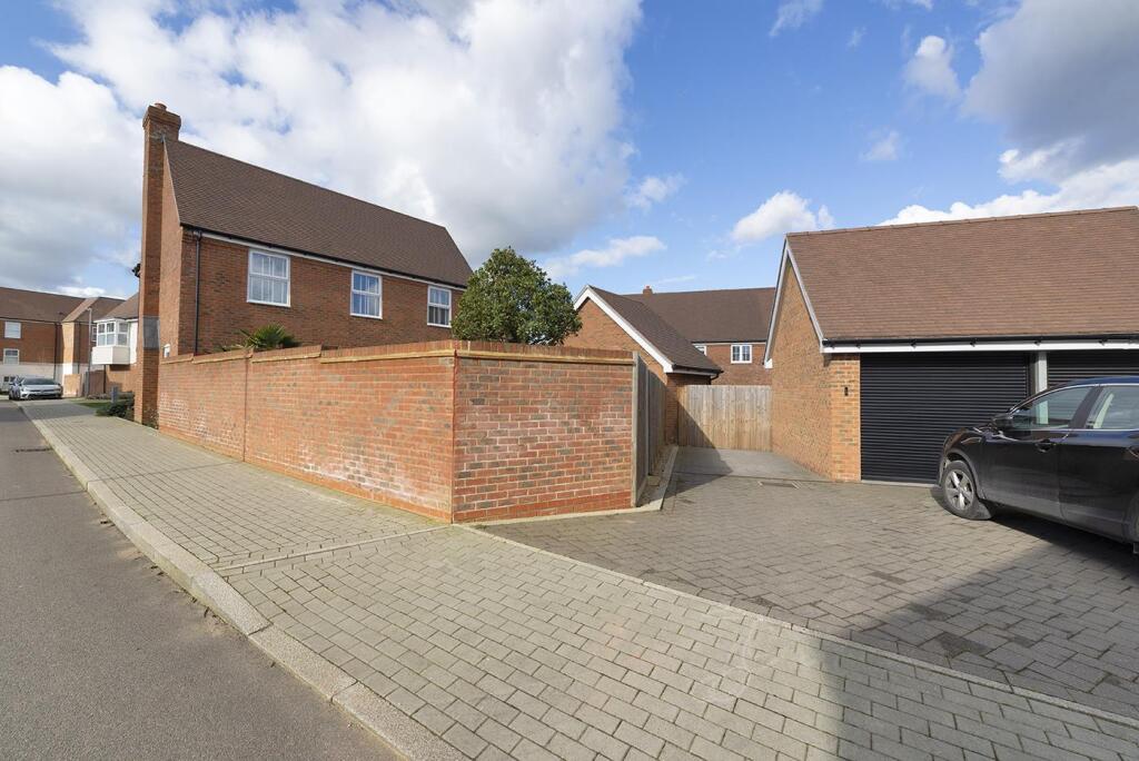 Garage &amp; Parking