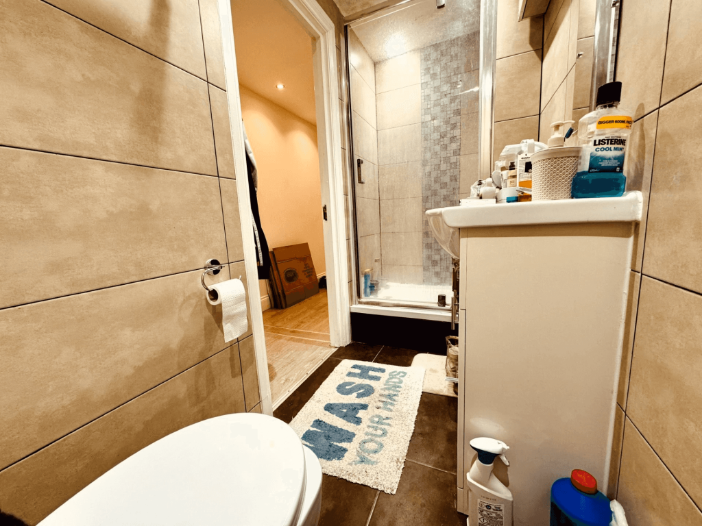 BATHROOM ONE